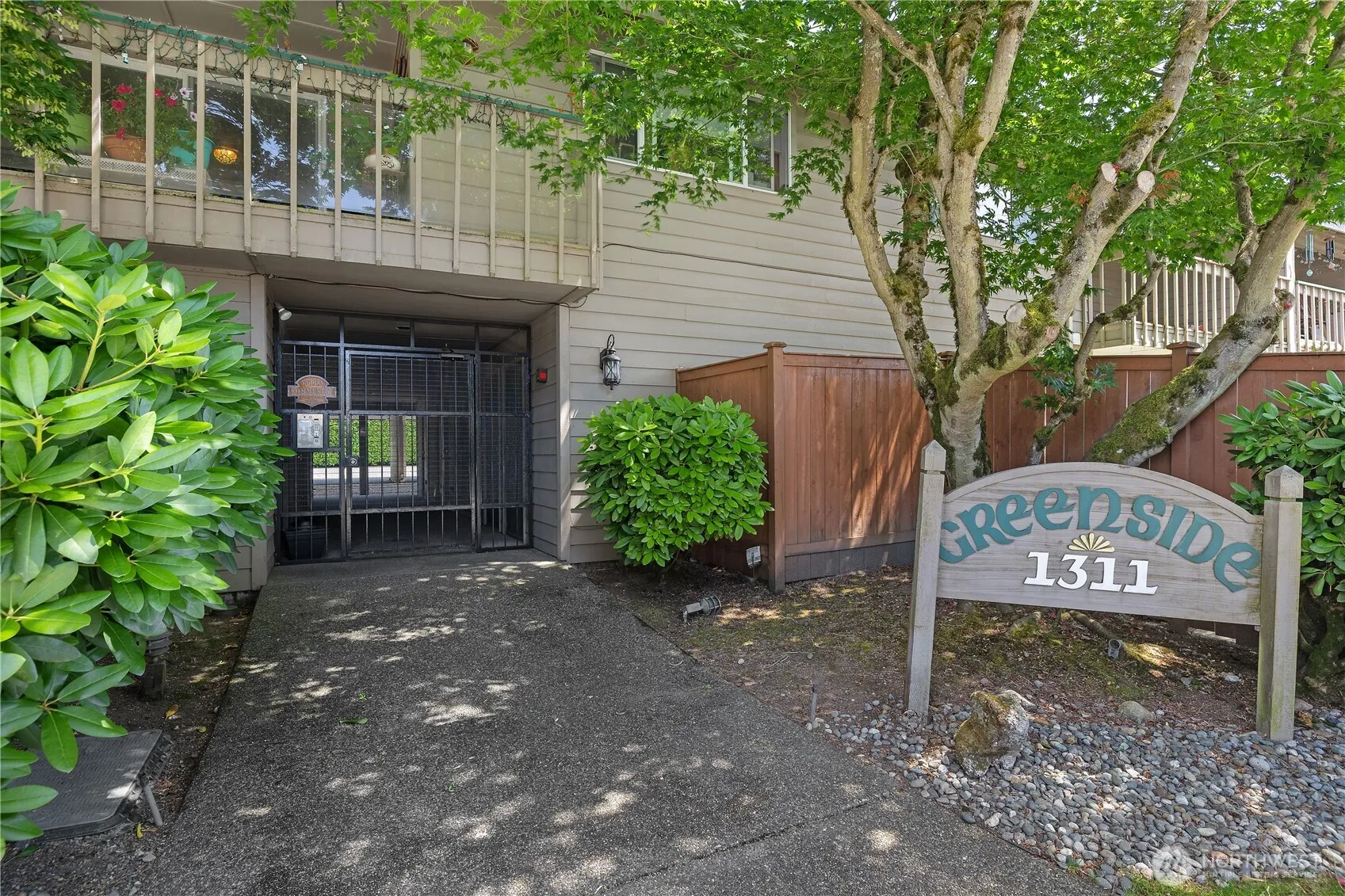 Property photo for 1311 N Highlands Parkway #1, Tacoma photo 2