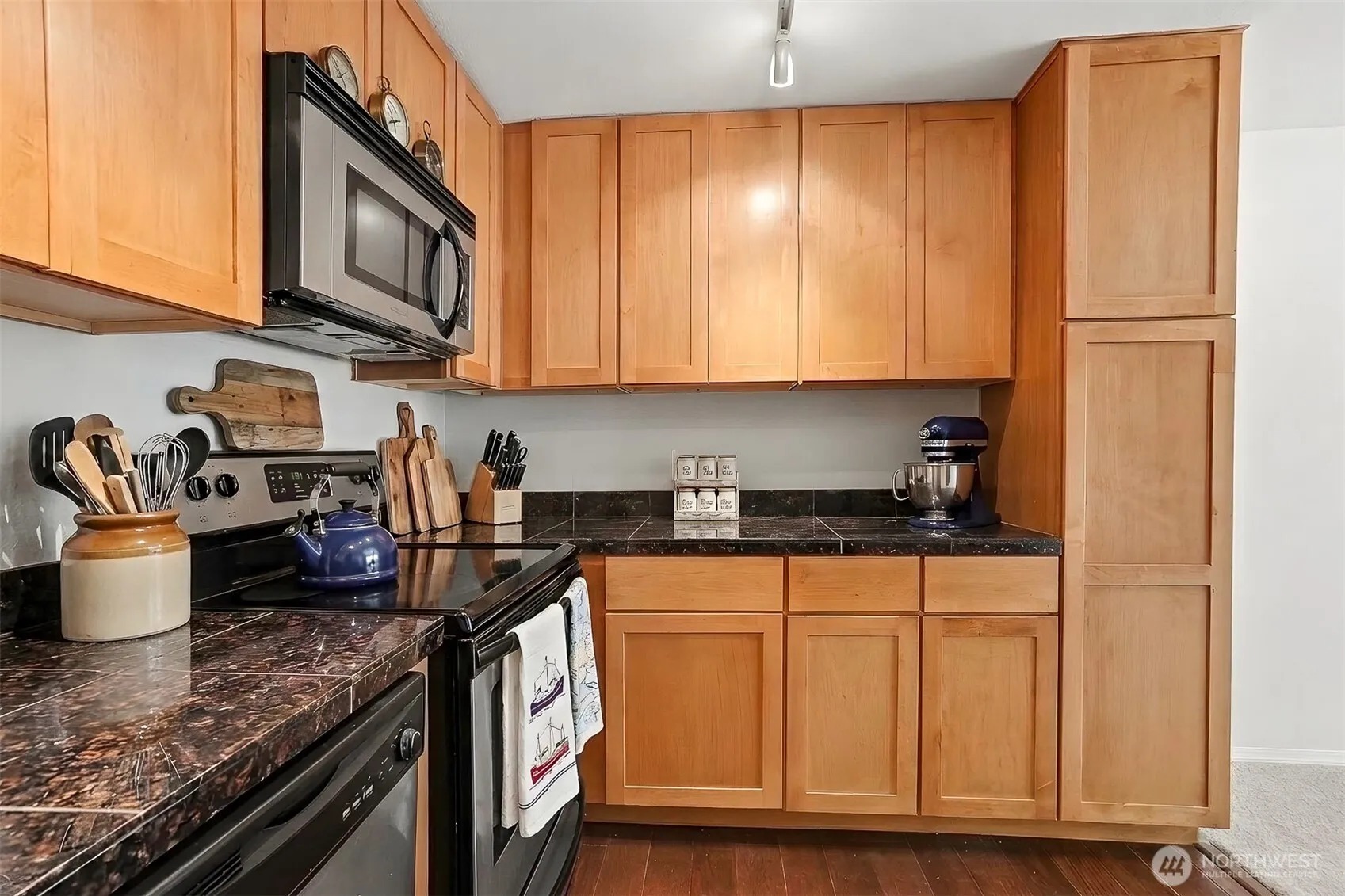 Property photo for 14300 32nd Avenue Ne #107, Seattle photo 5