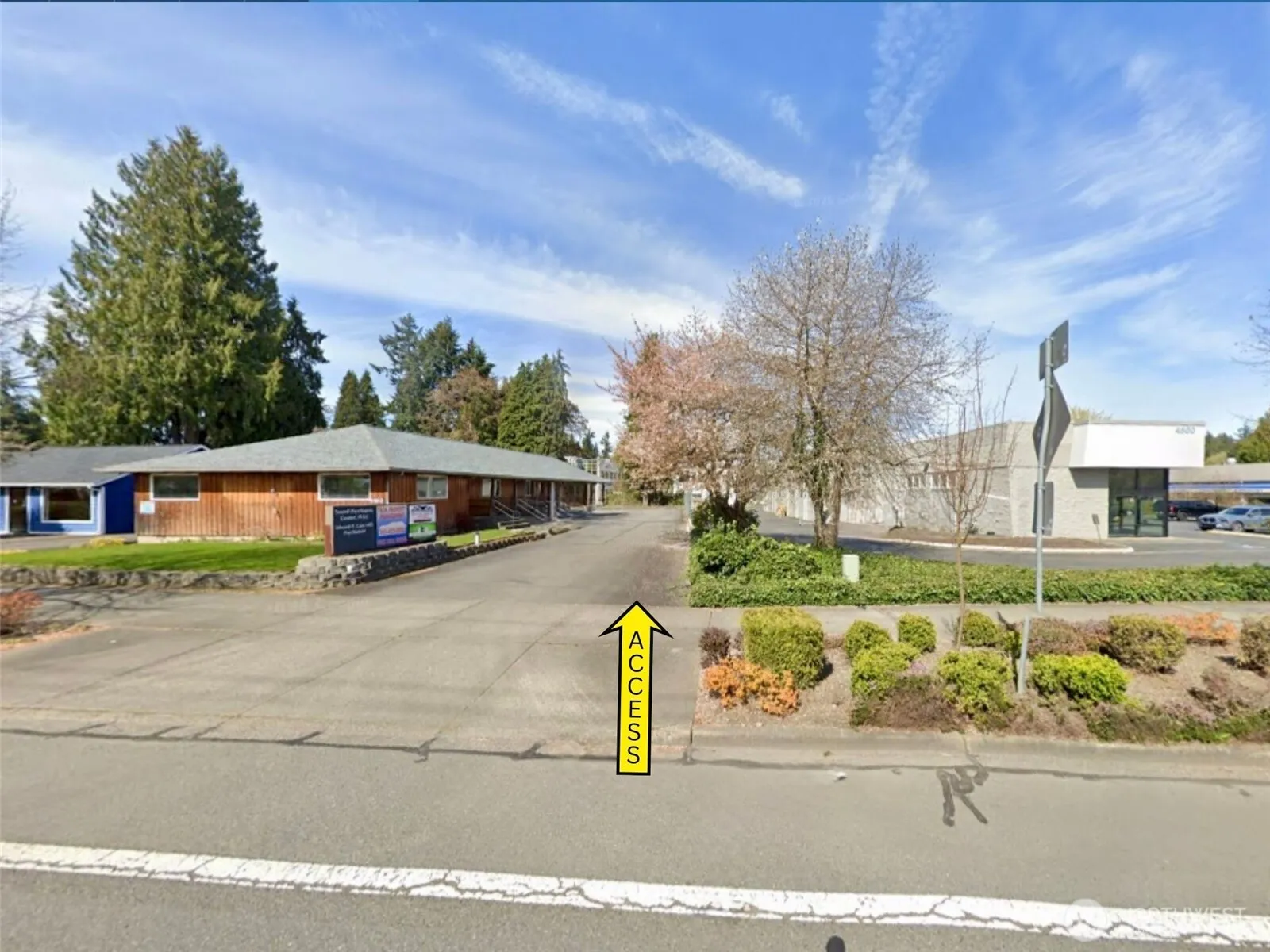 Property photo for 4468 Pacific Avenue Se, Lacey photo 2