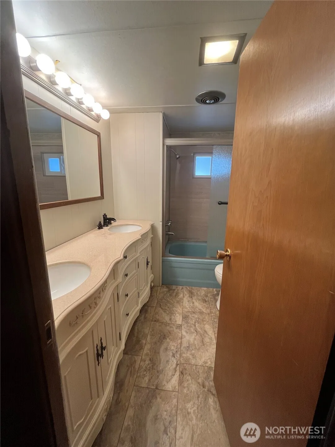 Property photo for 7614 Ne Bothell Way #17, Kenmore photo 5