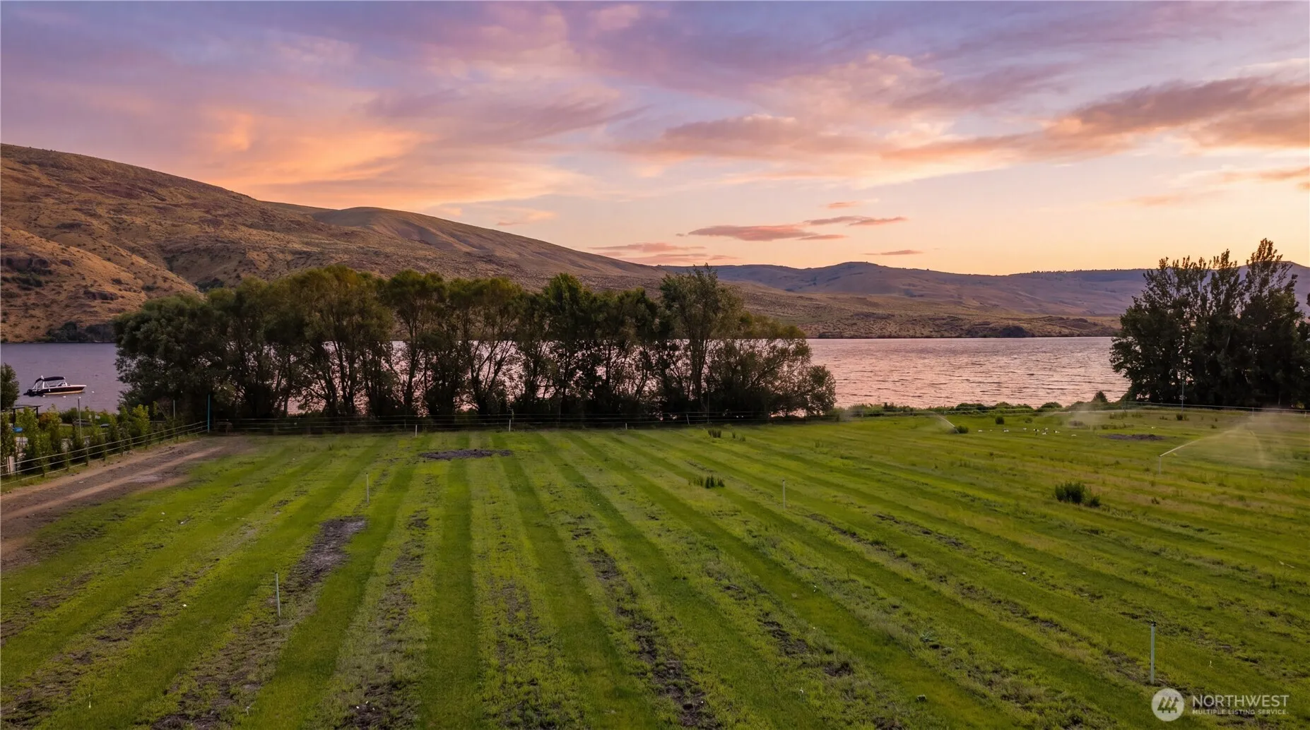Property photo for 1 Stennes Drive, Pateros photo 2