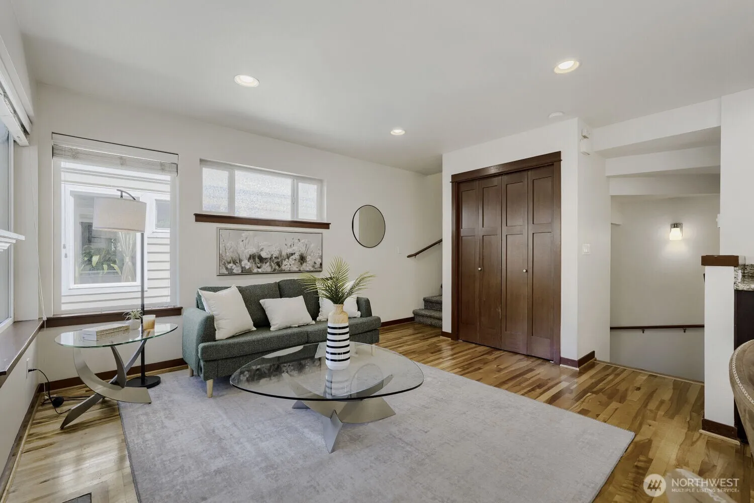 Property photo for 9519 8th Avenue Nw #b, Seattle photo 4