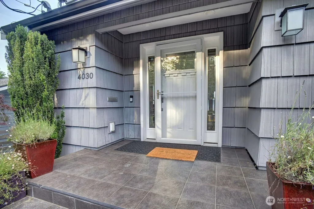 Property photo for 4030 26th Avenue W, Seattle photo 2