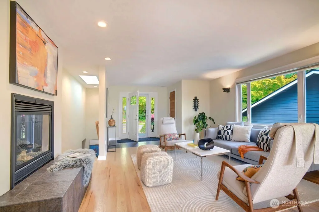 Property photo for 4030 26th Avenue W, Seattle photo 5