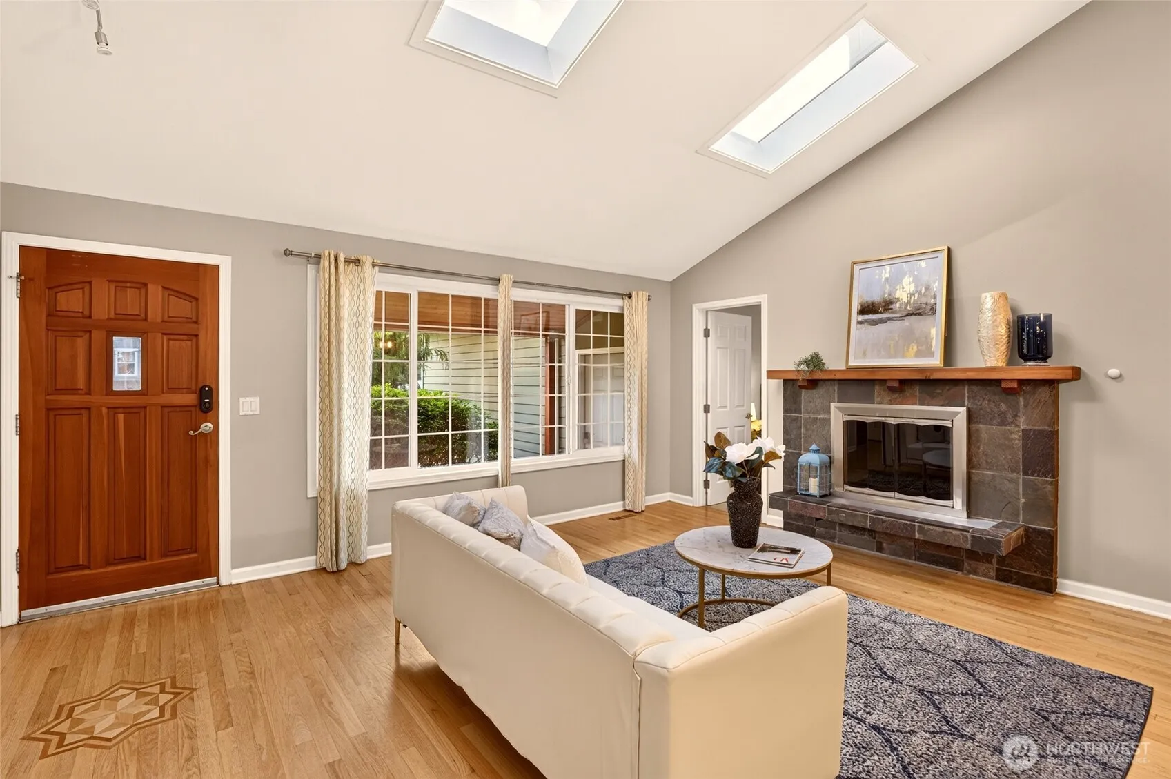 Property photo for 6229 Ne 196th Street, Kenmore photo 4