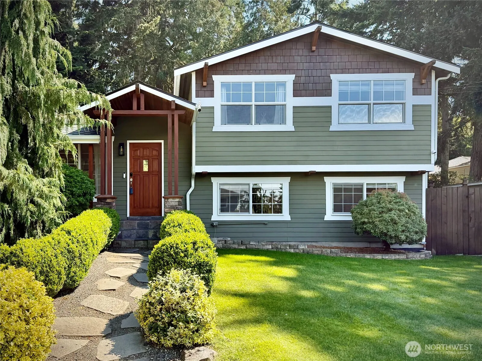 Property photo for 6229 Ne 196th Street, Kenmore