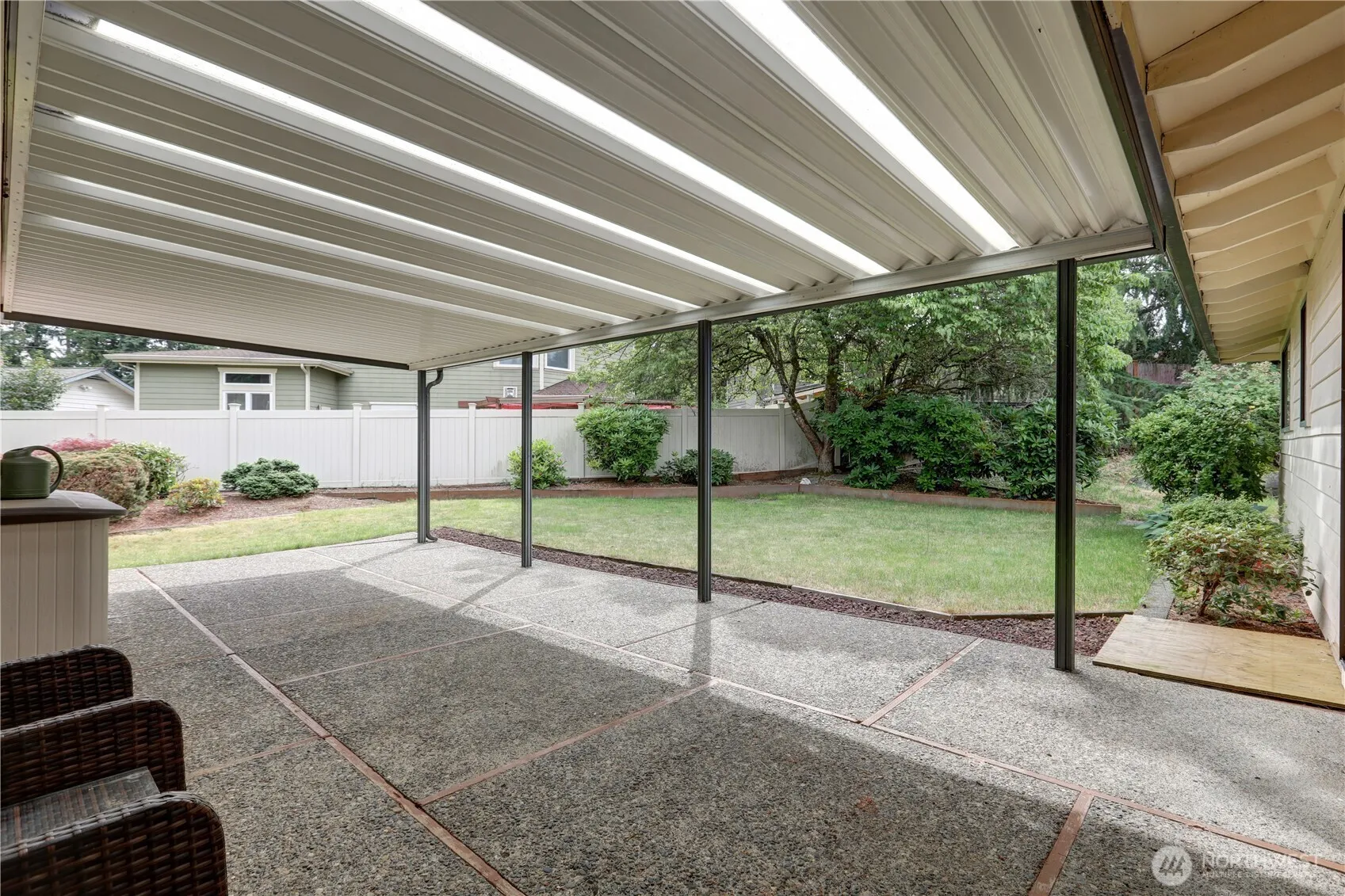 Property photo for 16724 Ne 22nd Street, Bellevue photo 5