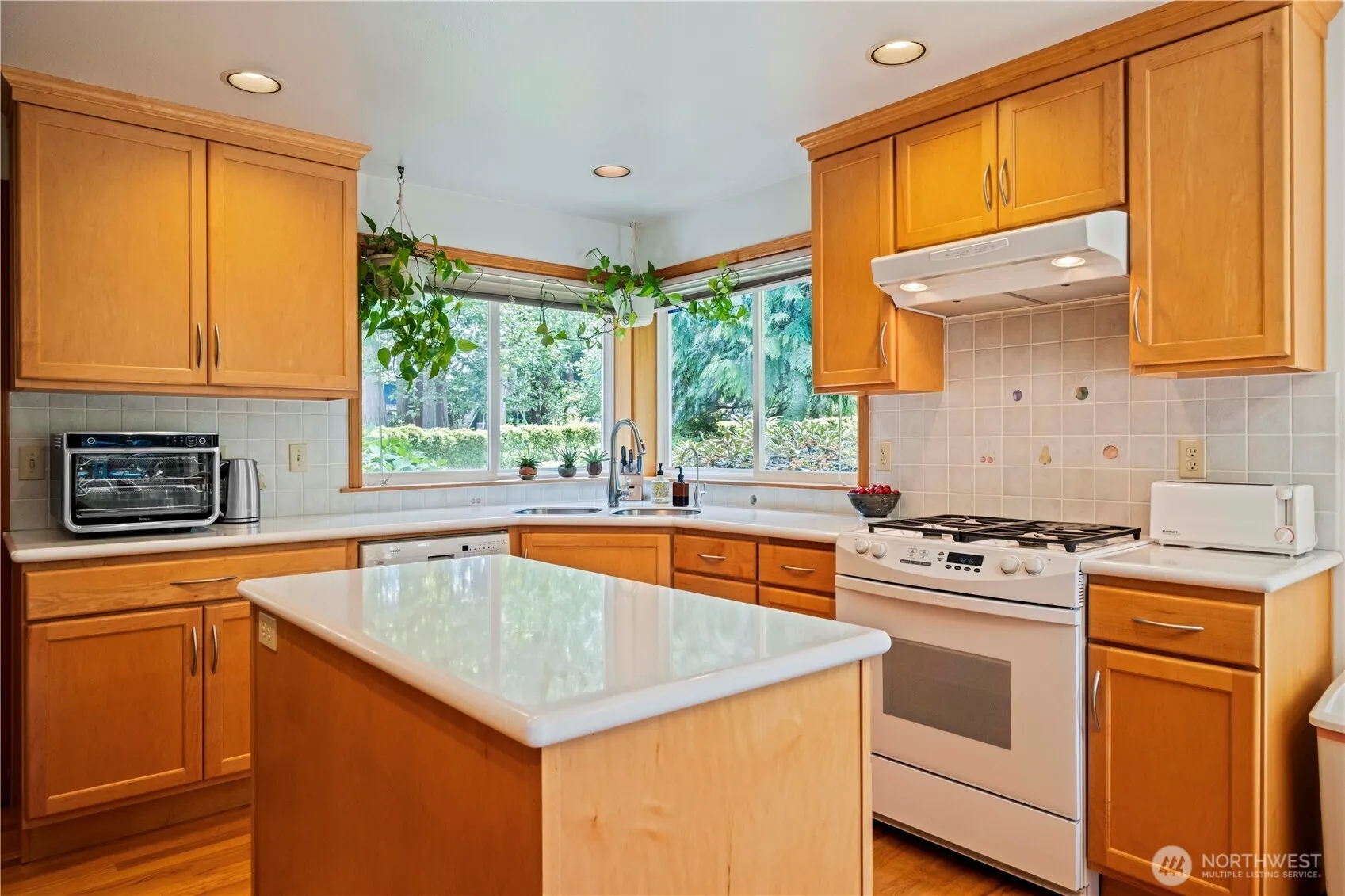 Property photo for 419 212th Avenue Ne, Sammamish photo 5