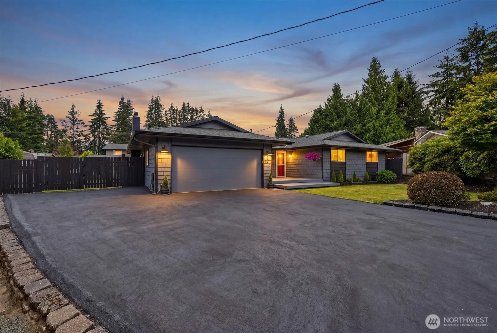 Property photo for 10531 25th Drive Se, Everett photo 3