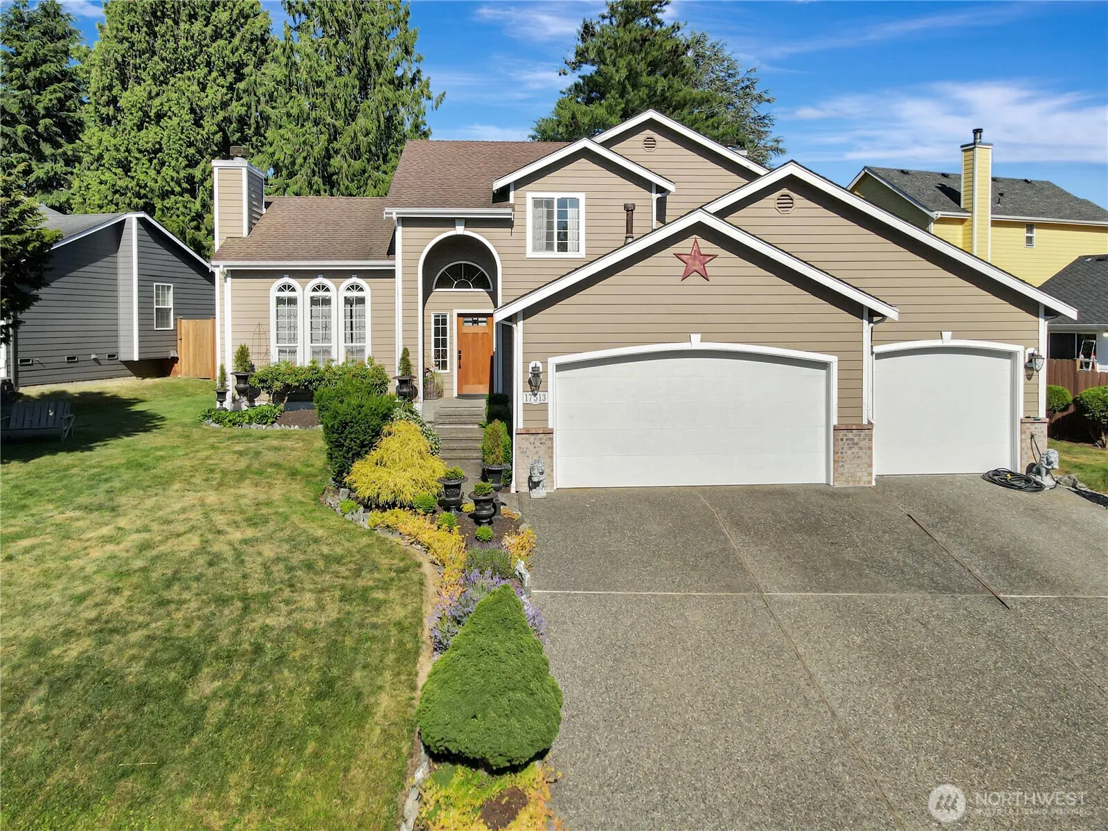 Property photo for 17513 Redhawk Drive, Arlington