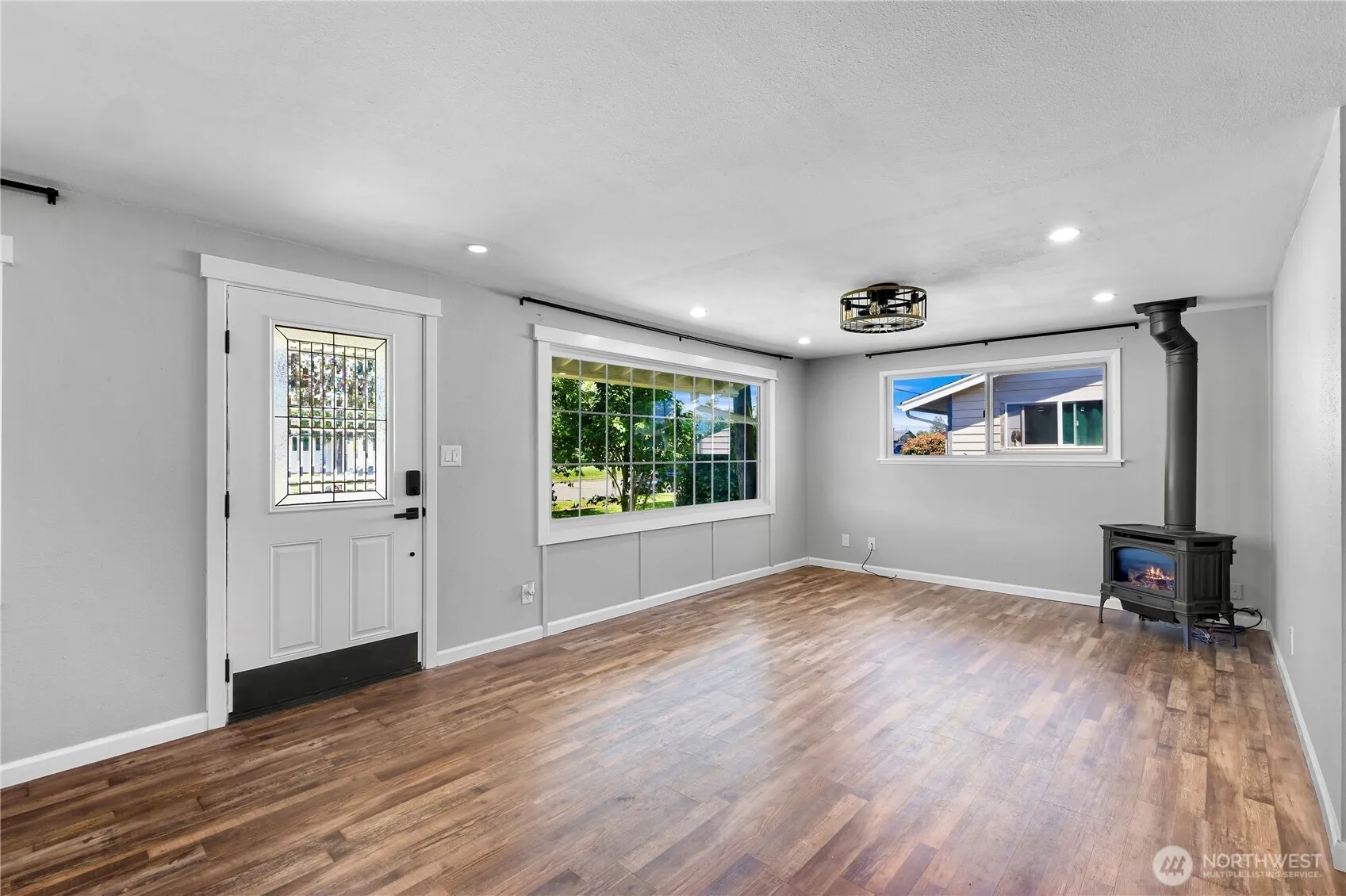 Property photo for 1700 S 15th Street, Mount Vernon photo 4