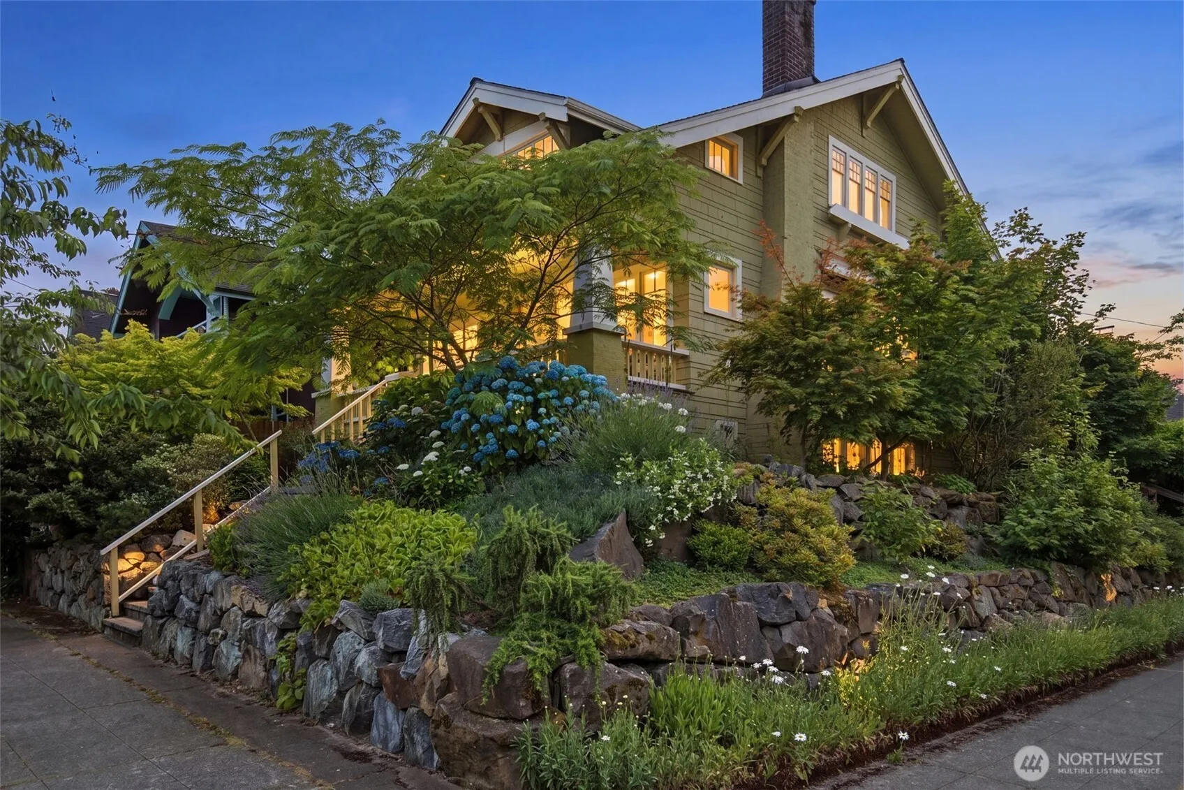 Property photo for 5521 Ave Ne 12th, Seattle