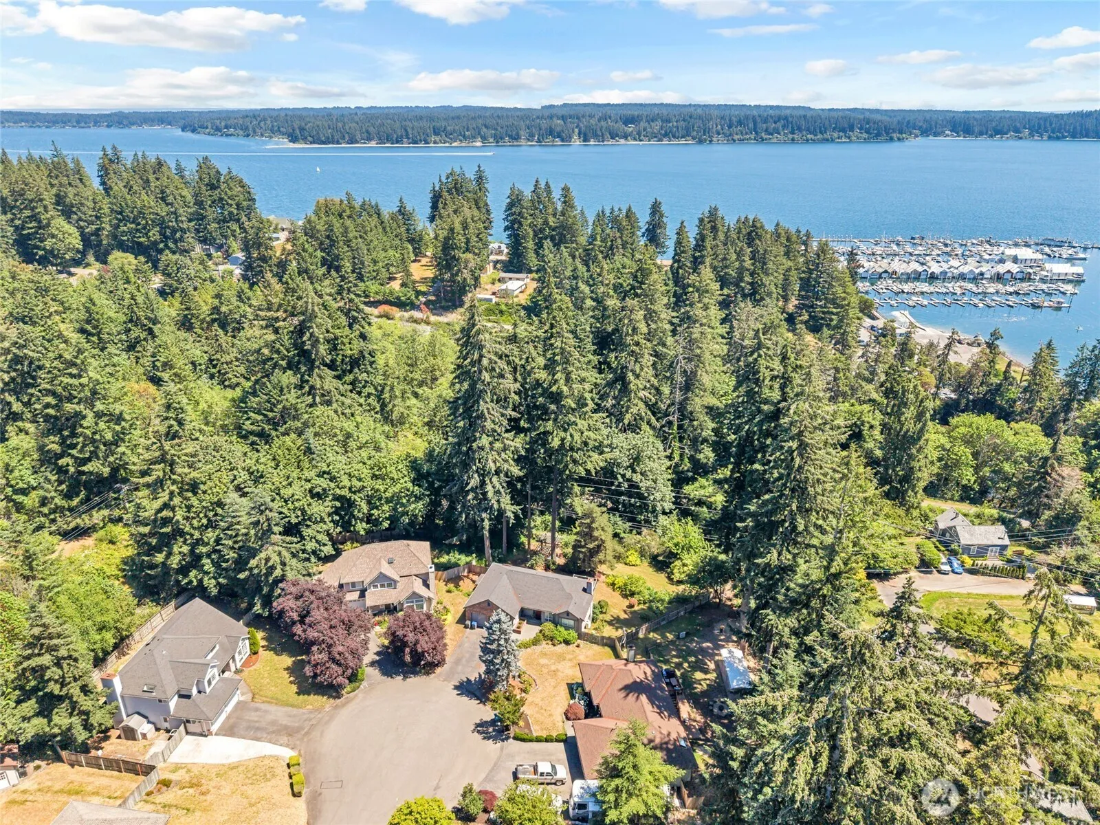Property photo for 2052 Ne Marina Vista Court, Poulsbo photo 2