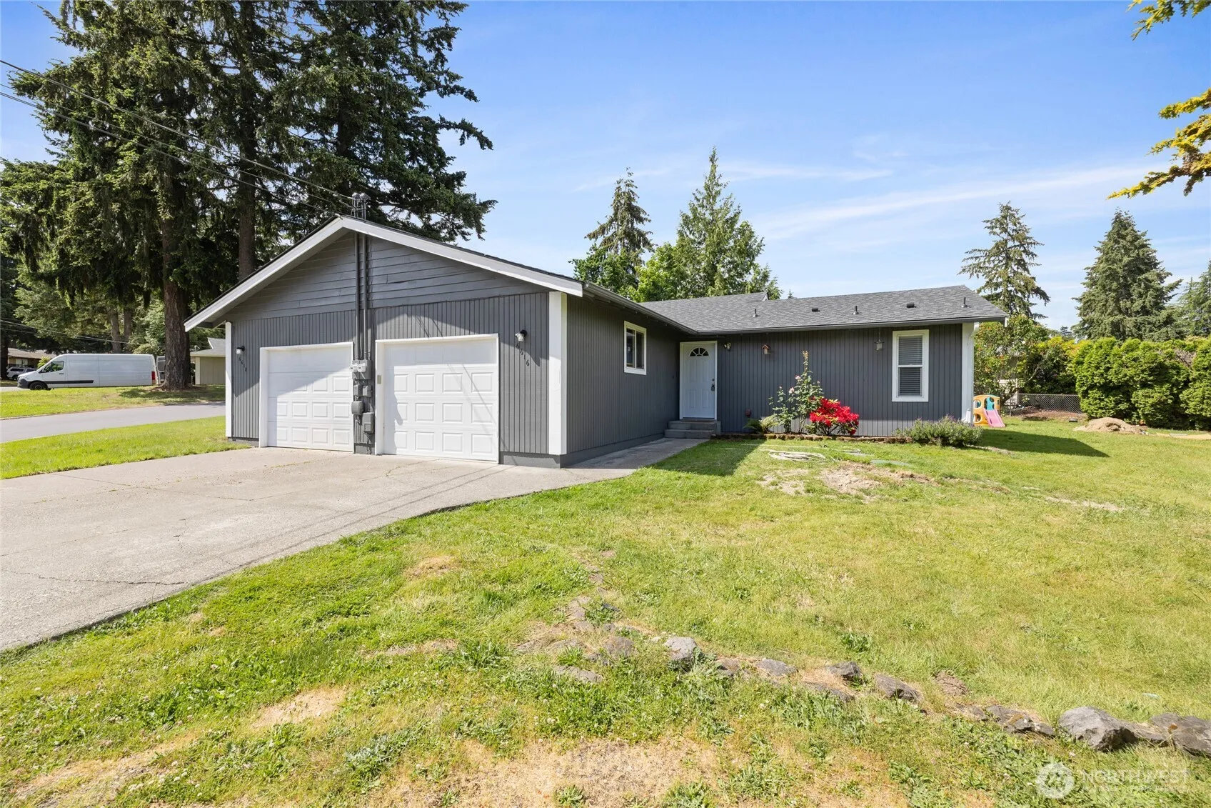 Property photo for 6616 6618 51st Avenue E, Tacoma photo 2