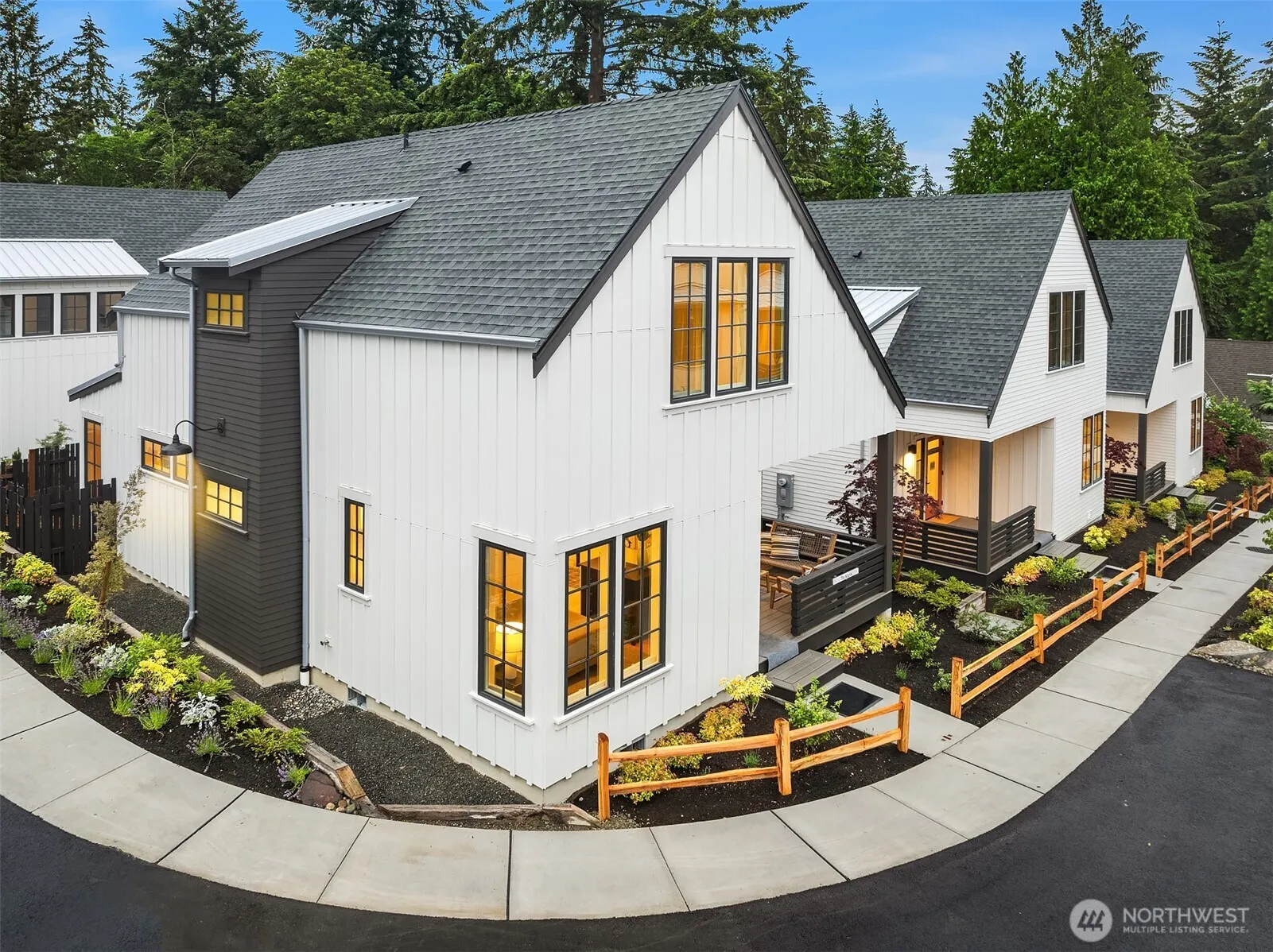 Property photo for 2218 Ne 125th Street, Seattle