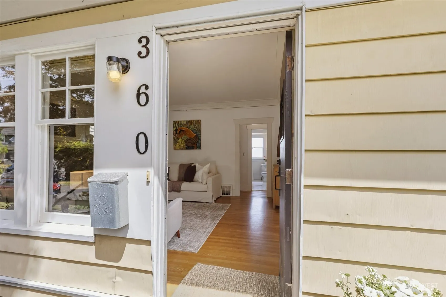 Property photo for 360 Howe Street, Seattle photo 4