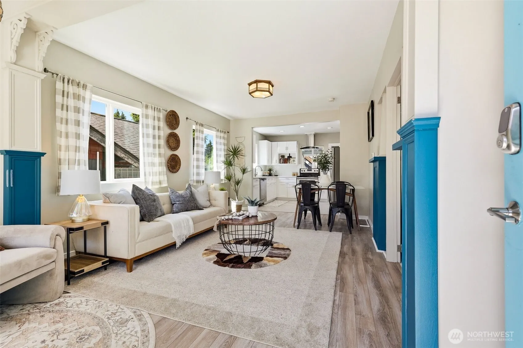 Property photo for 8123 49 Avenue S, Seattle photo 3
