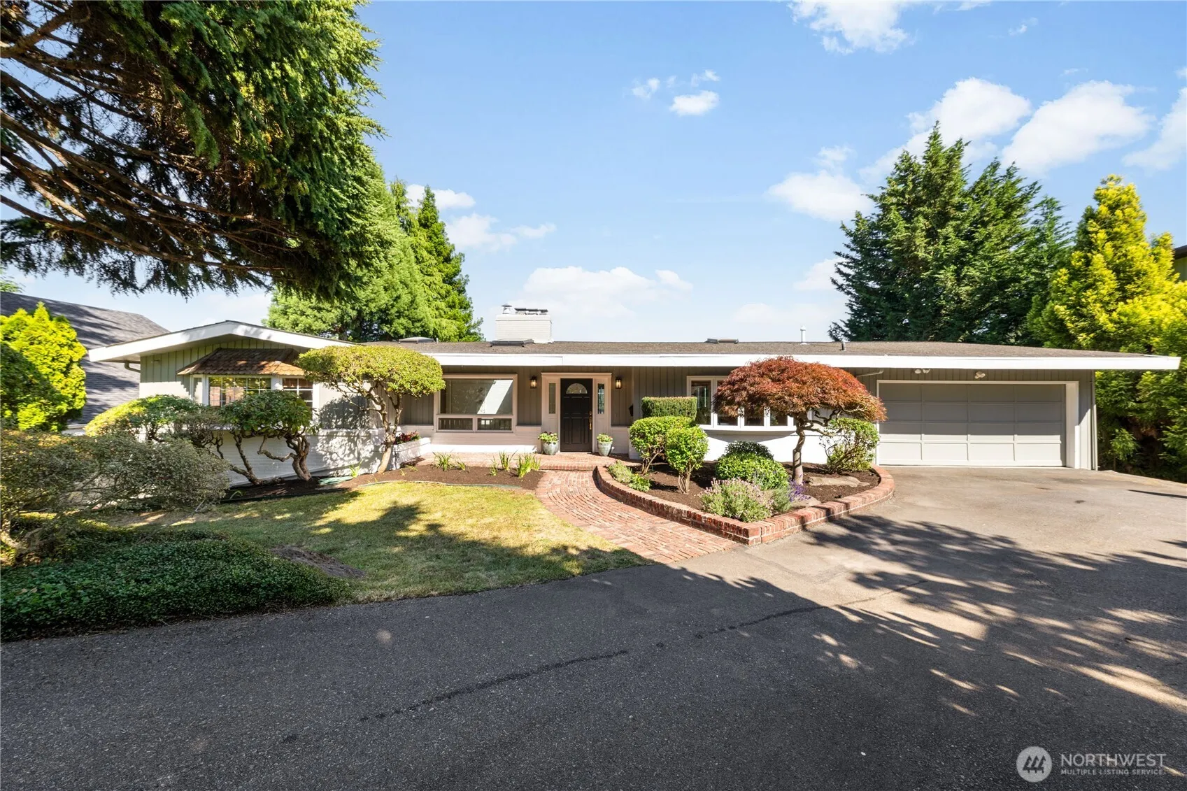 Property photo for 4232 Shoreclub Drive, Mercer Island photo 2
