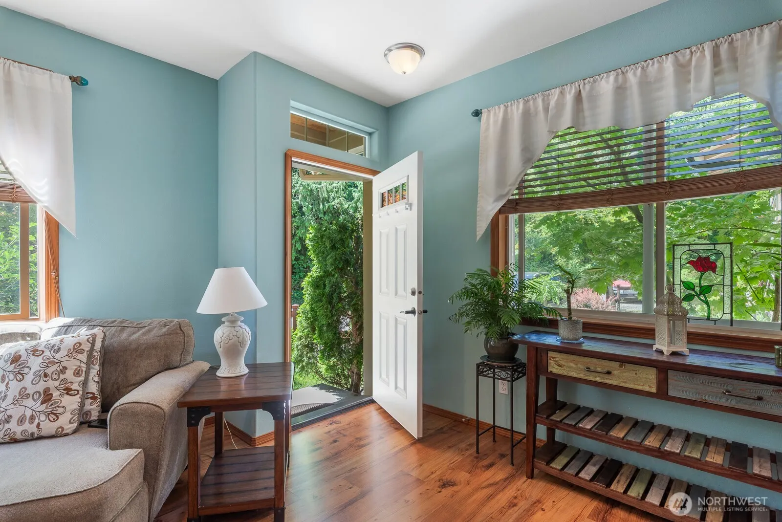 Property photo for 509 E Division Street #a, Arlington photo 2