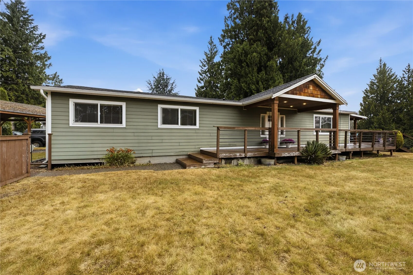 Property photo for 6911 Vandermark Road E, Bonney Lake photo 2