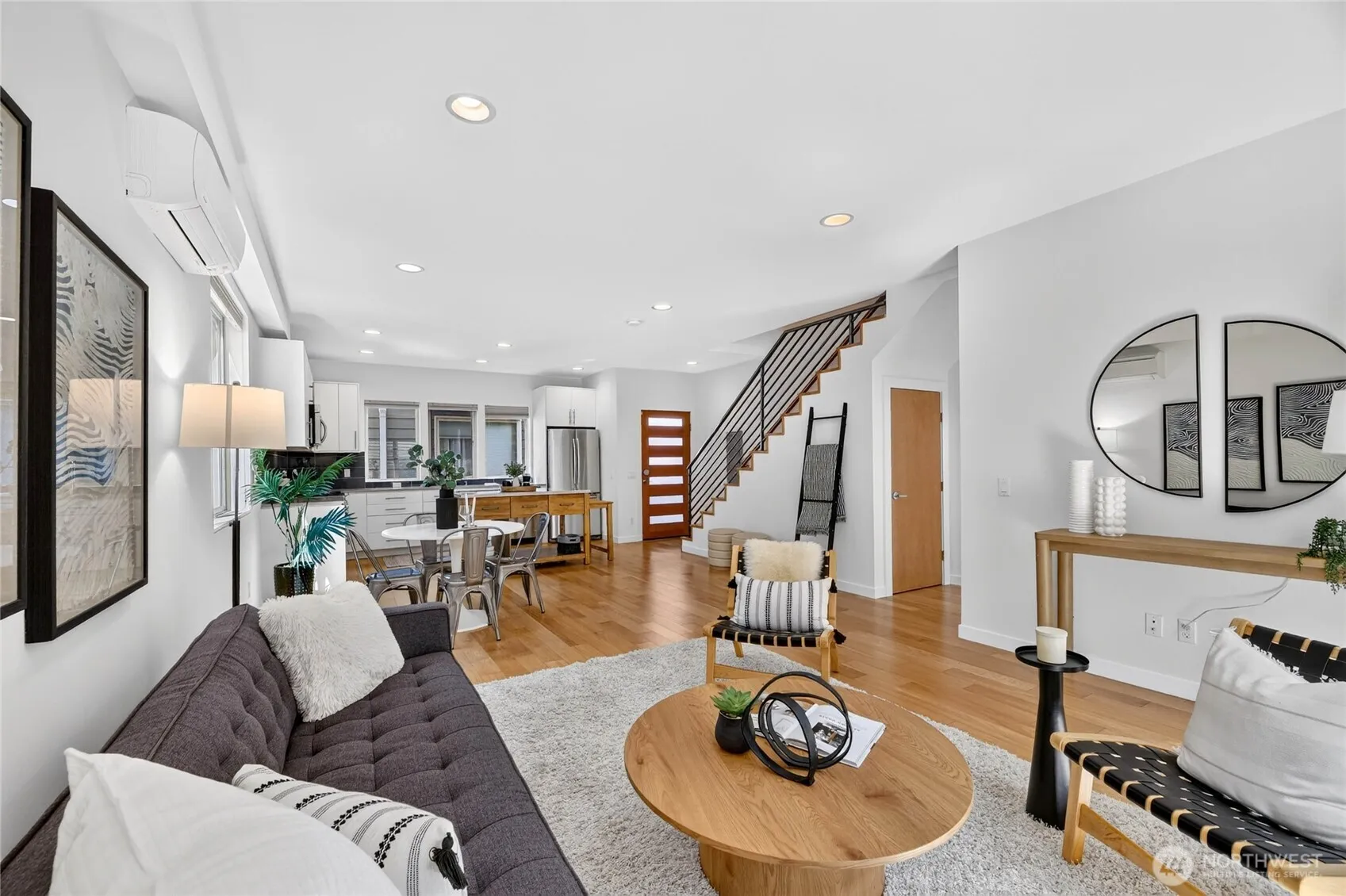 Property photo for 4222 Linden Avenue N, Seattle photo 5