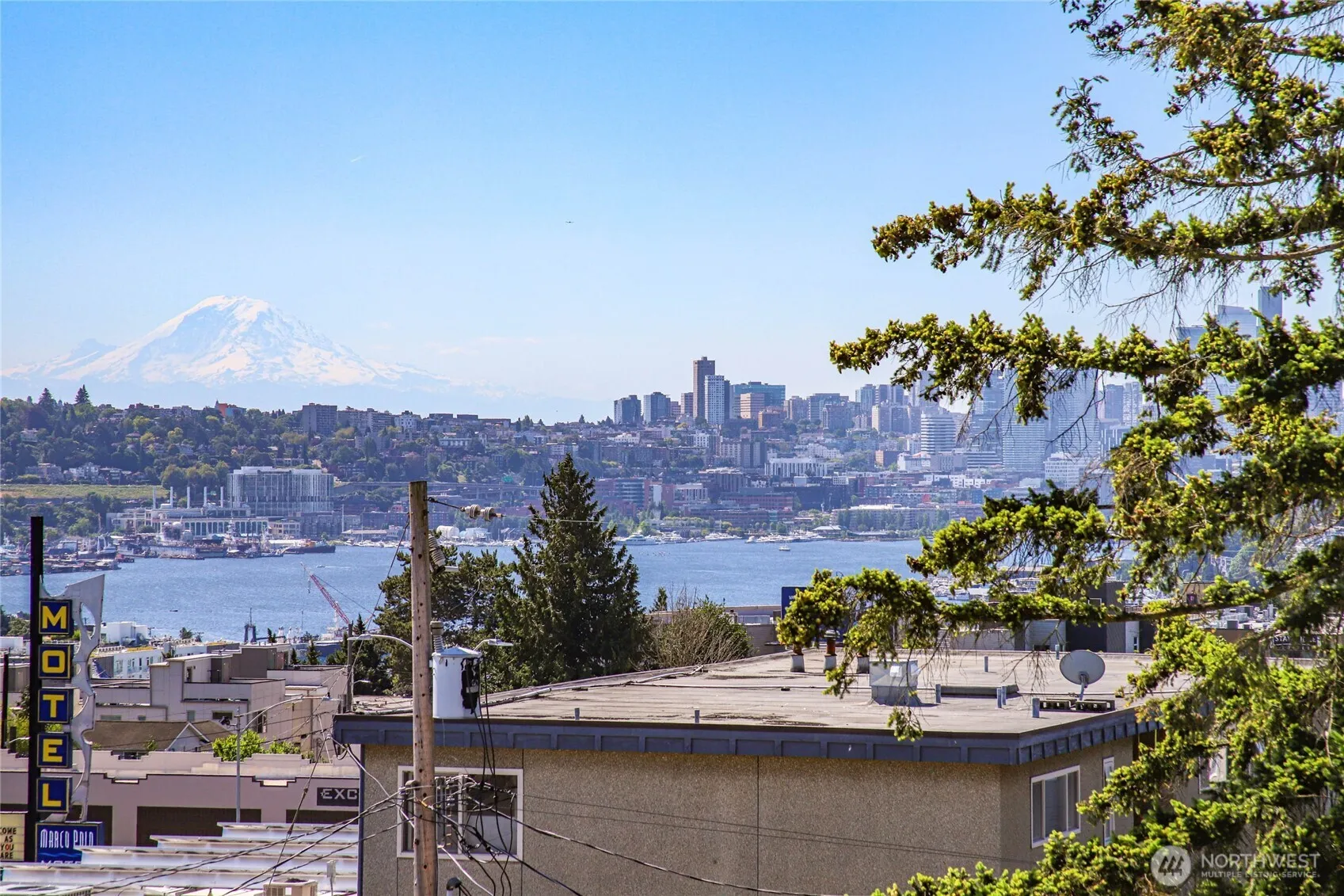 Property photo for 4222 Linden Avenue N, Seattle photo 2