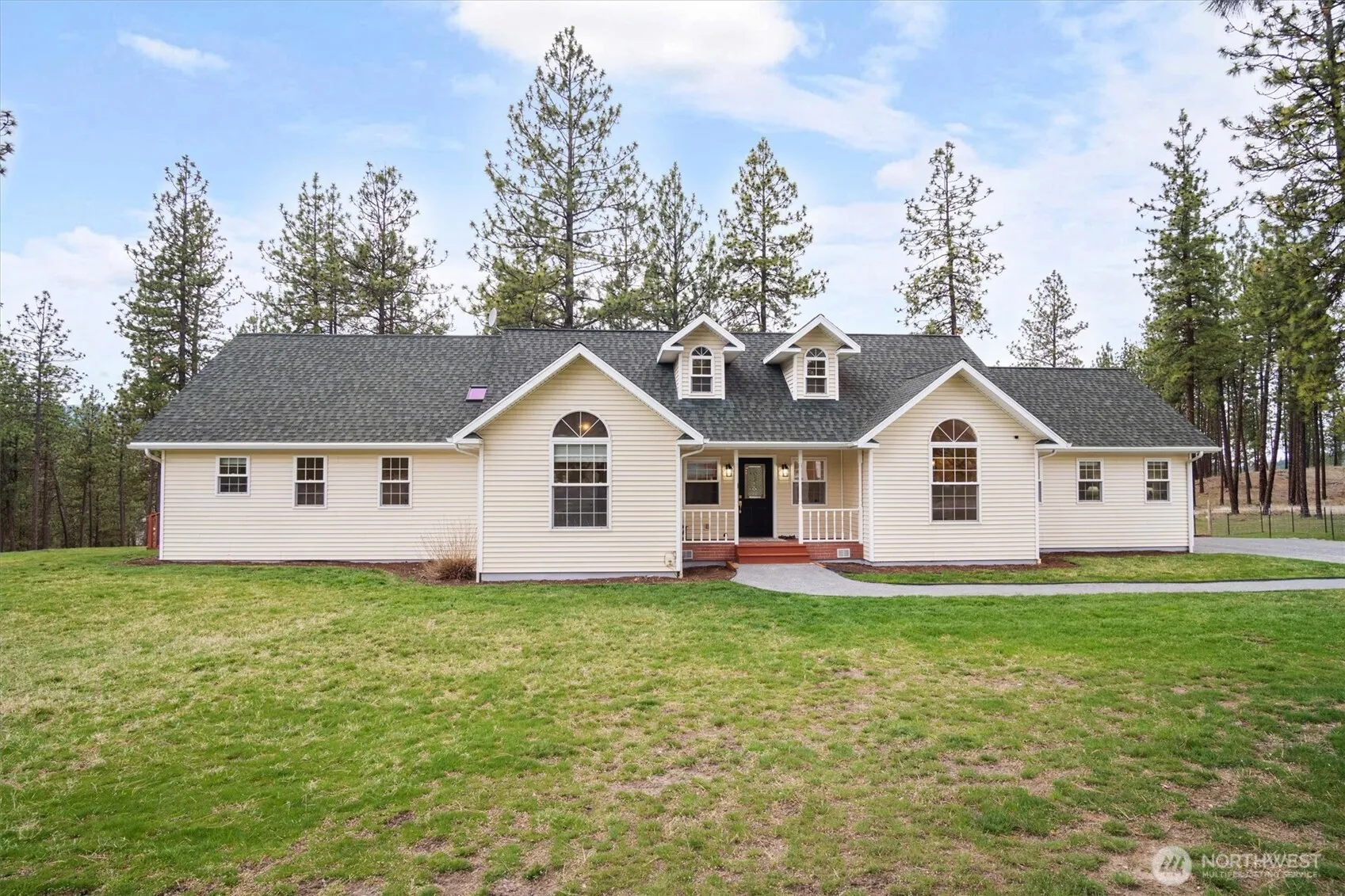 Property photo for 980 D Westover Rd #d, Colville photo 2