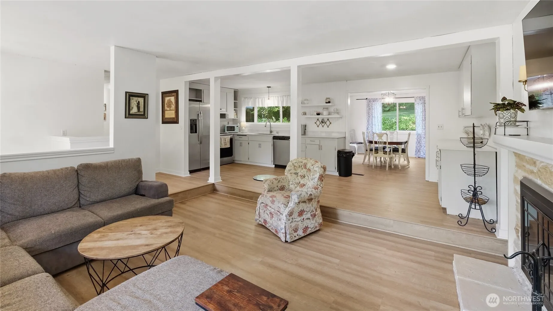 Property photo for 18427 Homeview Drive, Edmonds photo 5