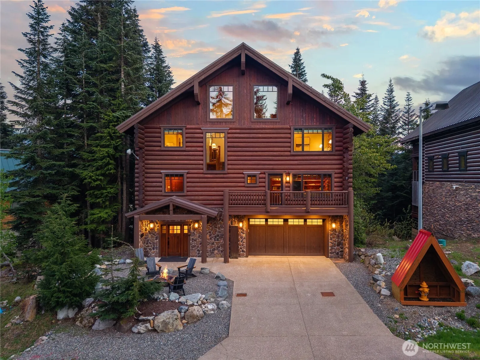 Property photo for 6 Summit Way, Snoqualmie Pass photo 2
