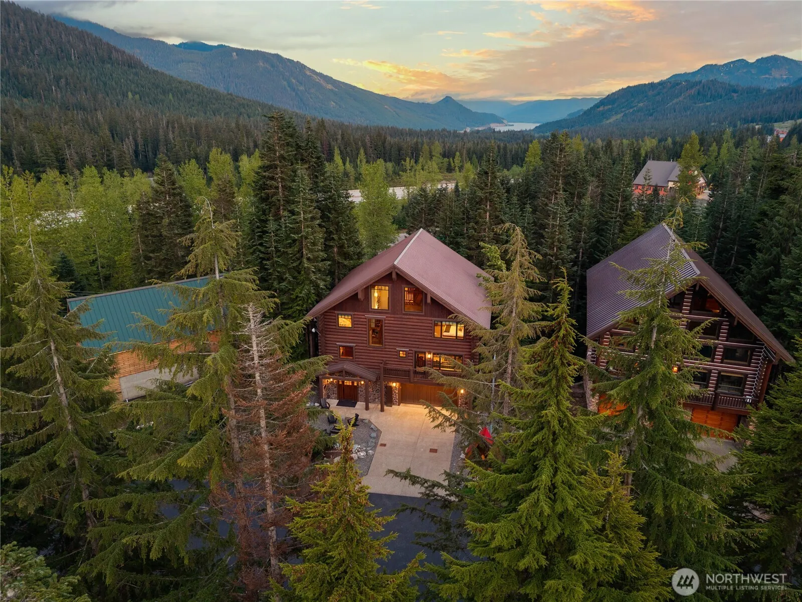 Property photo for 6 Summit Way, Snoqualmie Pass