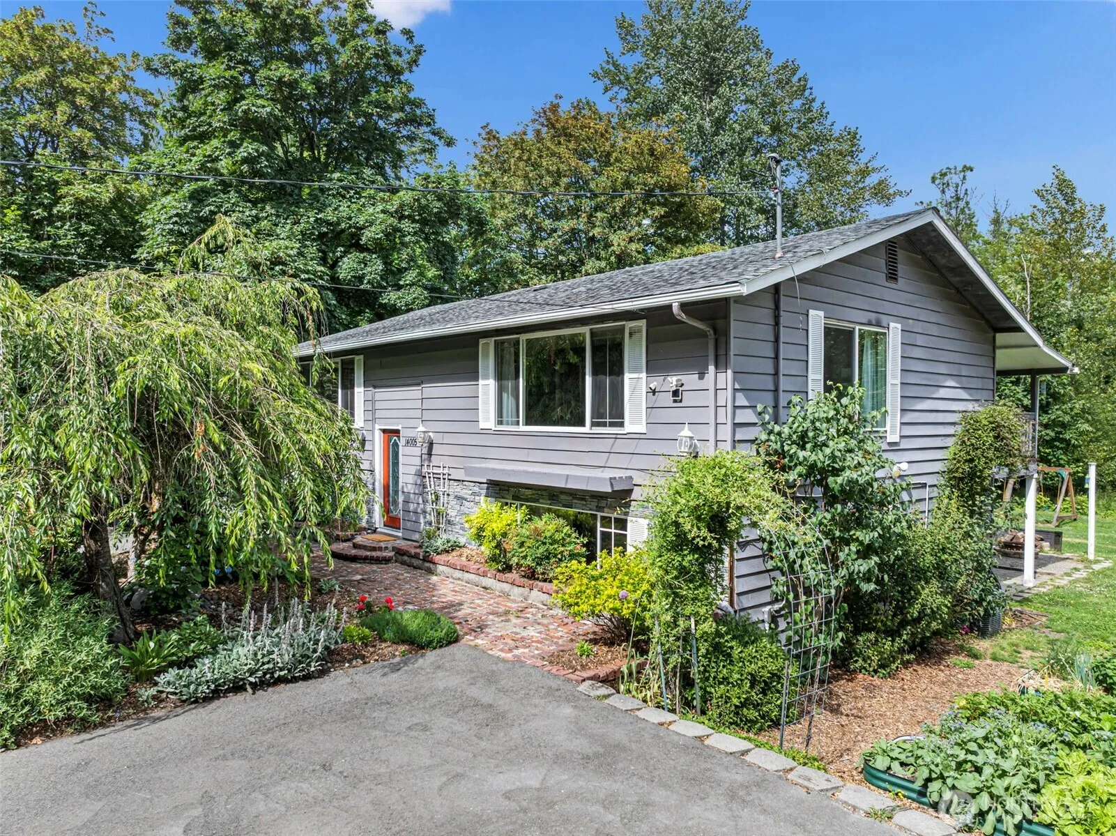 Property photo for 14005 51st Avenue E, Tacoma photo 3