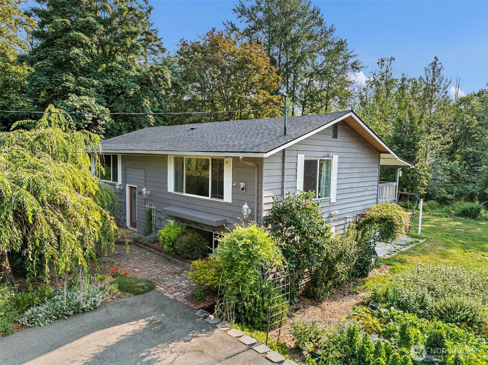 Property photo for 14005 51st Avenue E, Tacoma photo 3