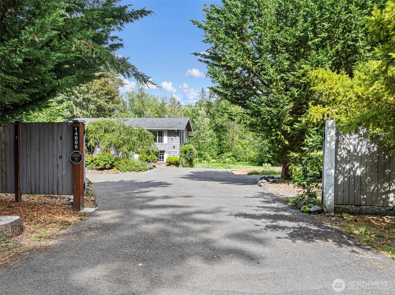 Property photo for 14005 51st Avenue E, Tacoma photo 2