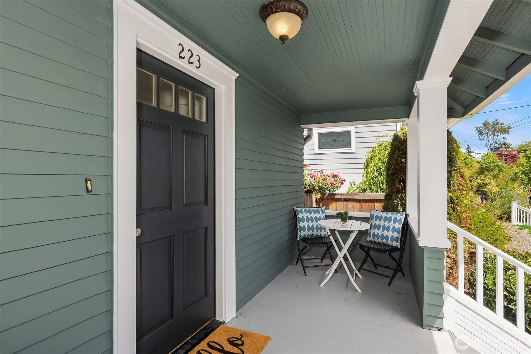Property photo for 223 29th Avenue E, Seattle photo 2
