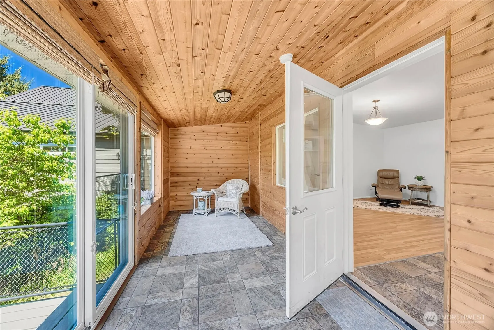 Property photo for 11321 E Lake Joy Drive Ne, Carnation photo 5
