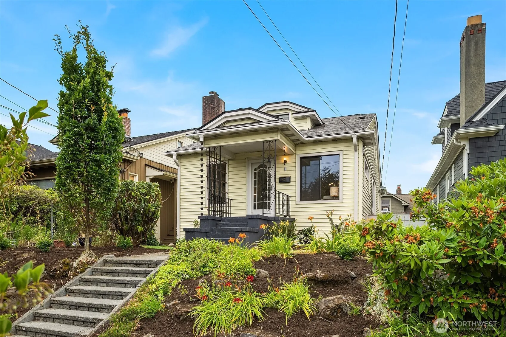 Property photo for 5215 Latona Avenue Ne, Seattle photo 2