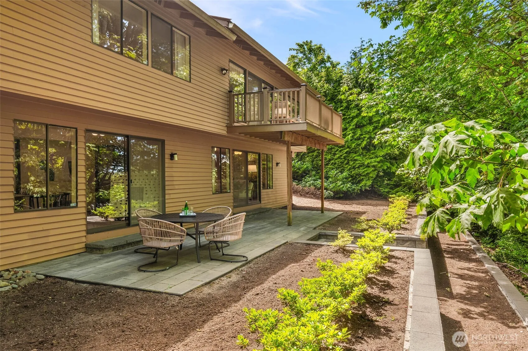 Property photo for 14724 Se 49th Street, Bellevue photo 3
