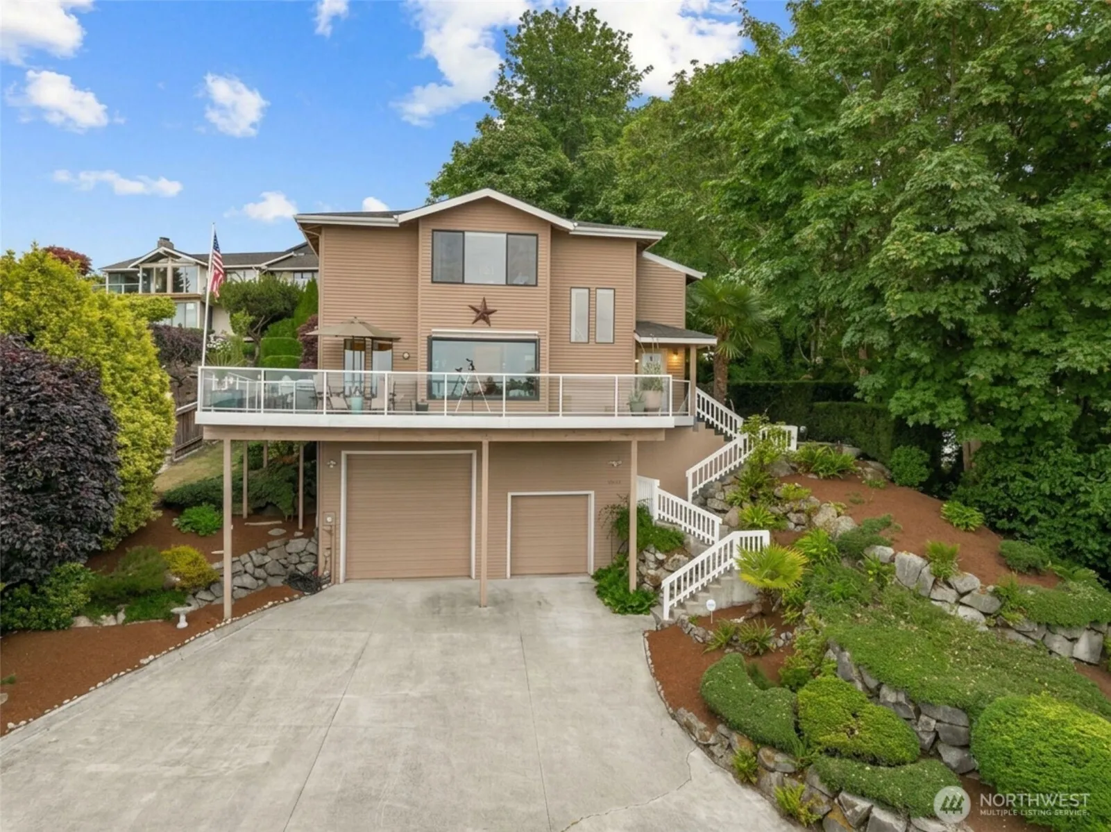 Property photo for 28910 Sound View Drive S, Des Moines