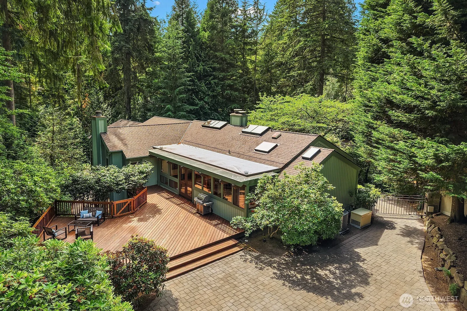 Property photo for 3825 132nd Avenue Ne, Bellevue photo 2