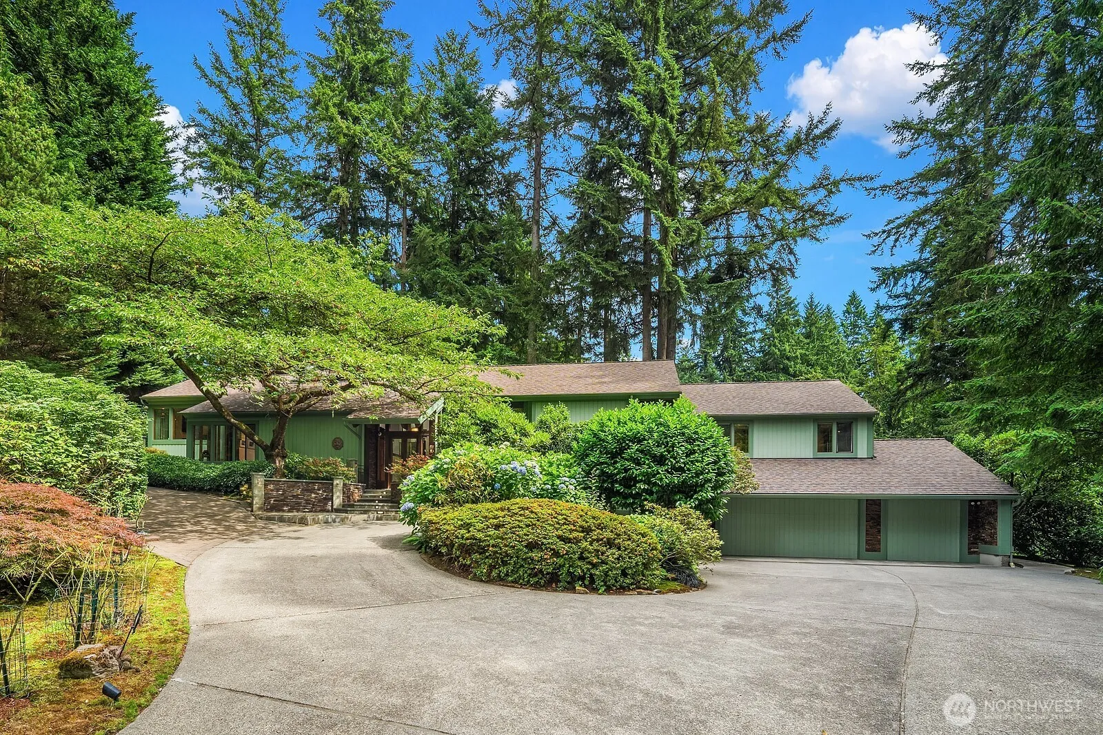 Property photo for 3825 132nd Avenue Ne, Bellevue