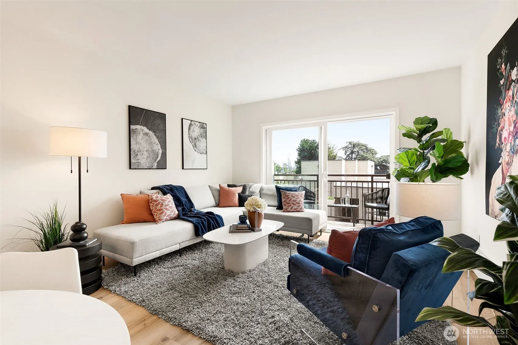 Property photo for 5824 Ne 75th Street #307, Seattle photo 2