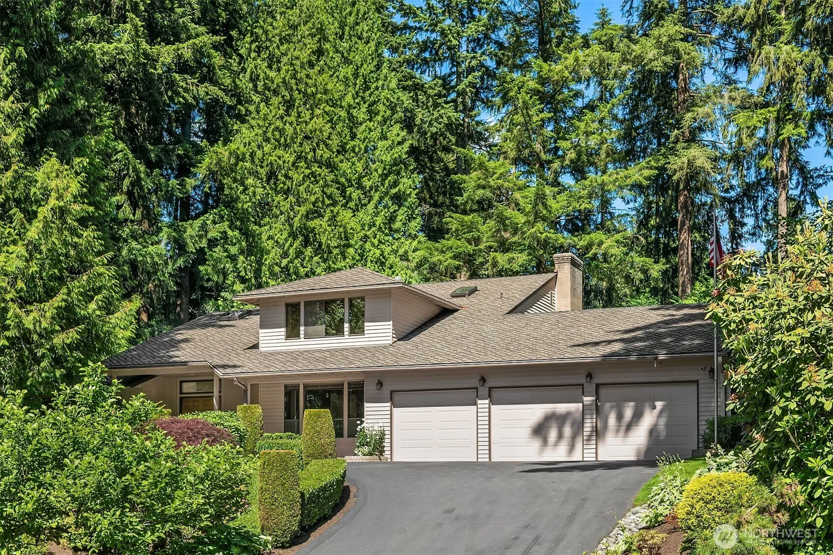 Property photo for 4320 143rd Place Ne, Bellevue photo 2