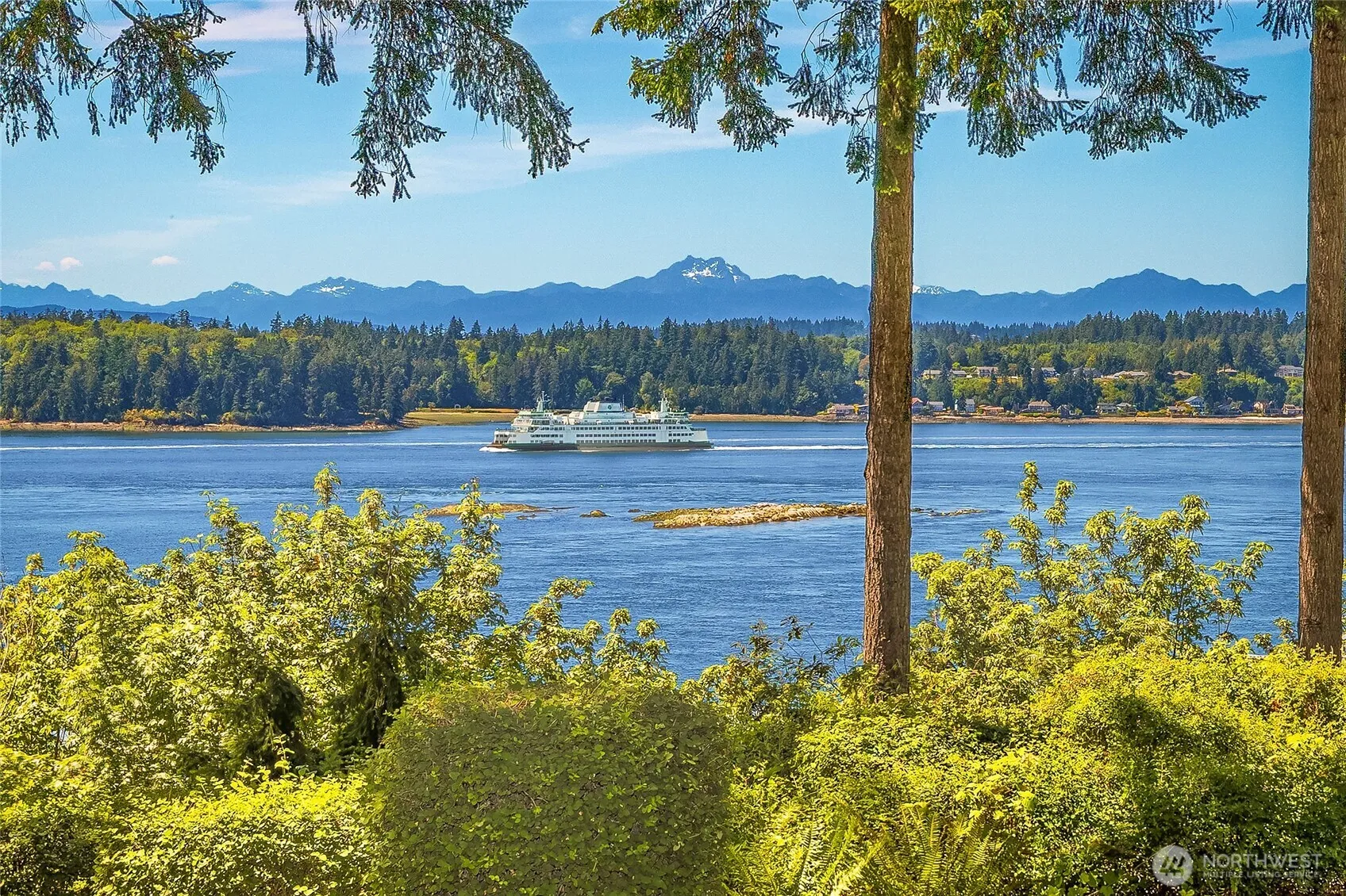 Property photo for 1427 Fort Ward Hill Road Ne, Bainbridge Island photo 2
