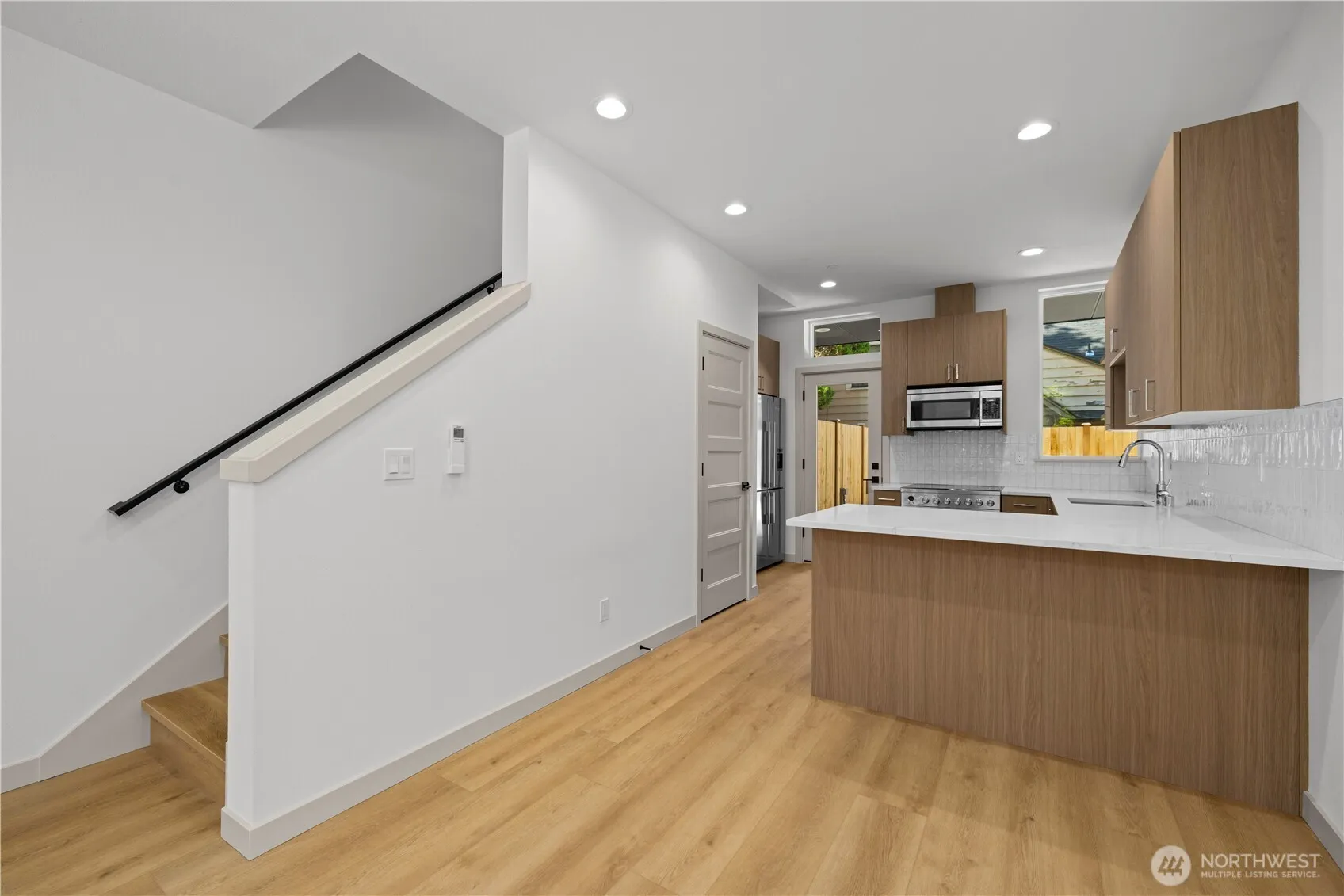 Property photo for 7011 9th Avenue Ne, Seattle photo 4