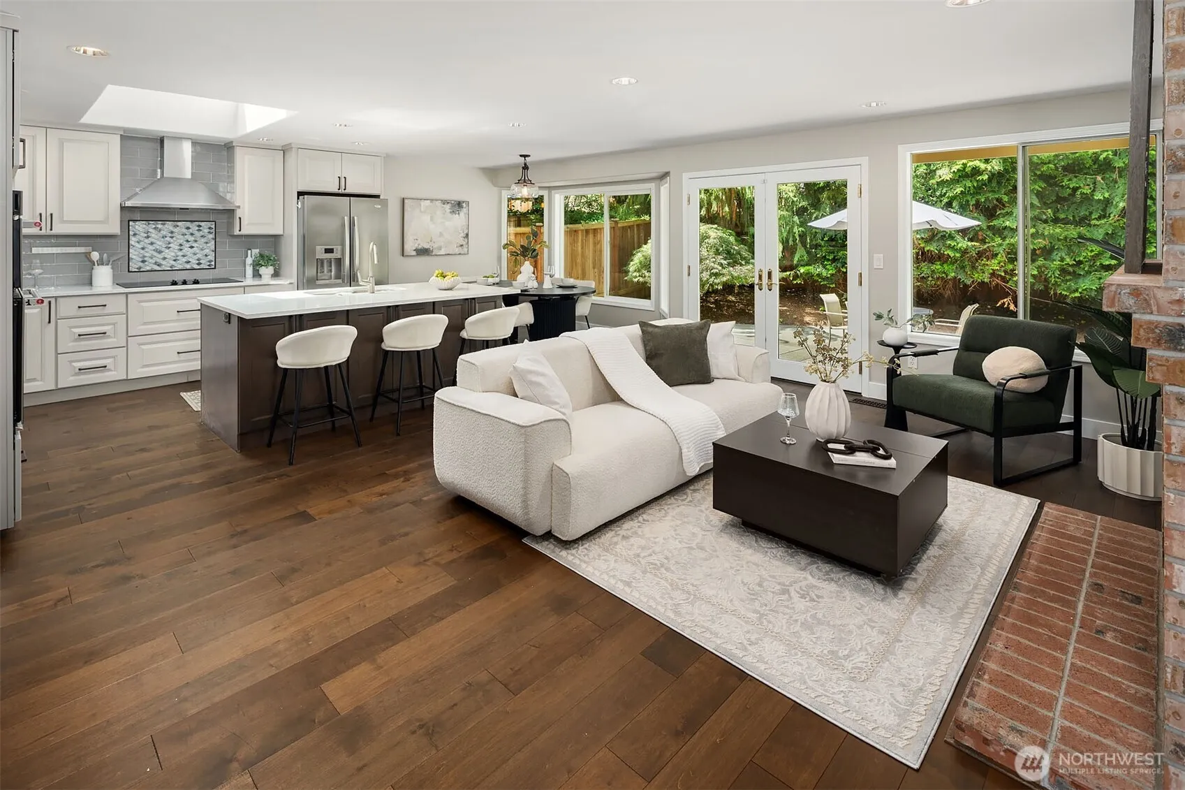 Property photo for 1815 Field Avenue Ne, Renton photo 4