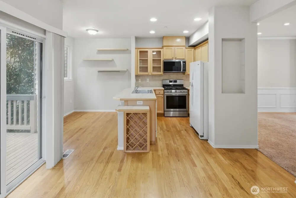 Property photo for 14868 Se 16th Street #7, Bellevue photo 4