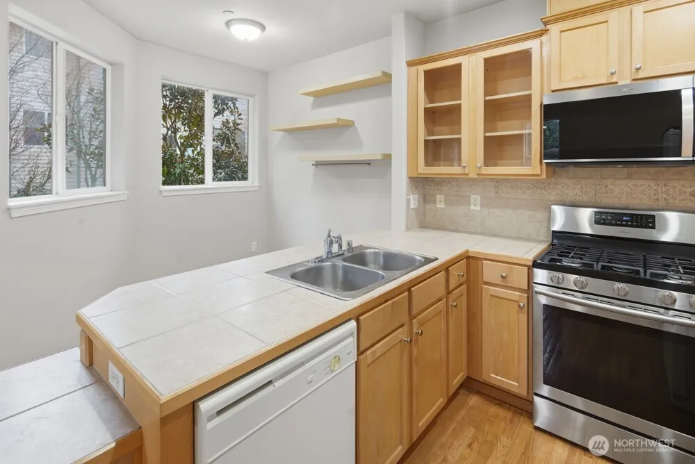 Property photo for 14868 Se 16th Street #7, Bellevue photo 2