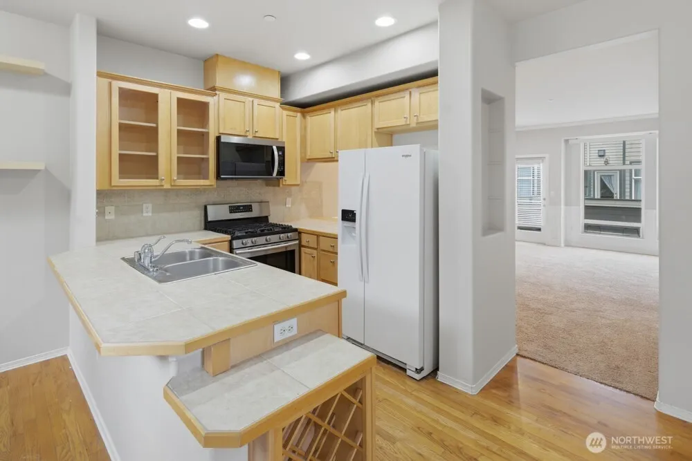 Property photo for 14868 Se 16th Street #7, Bellevue photo 3