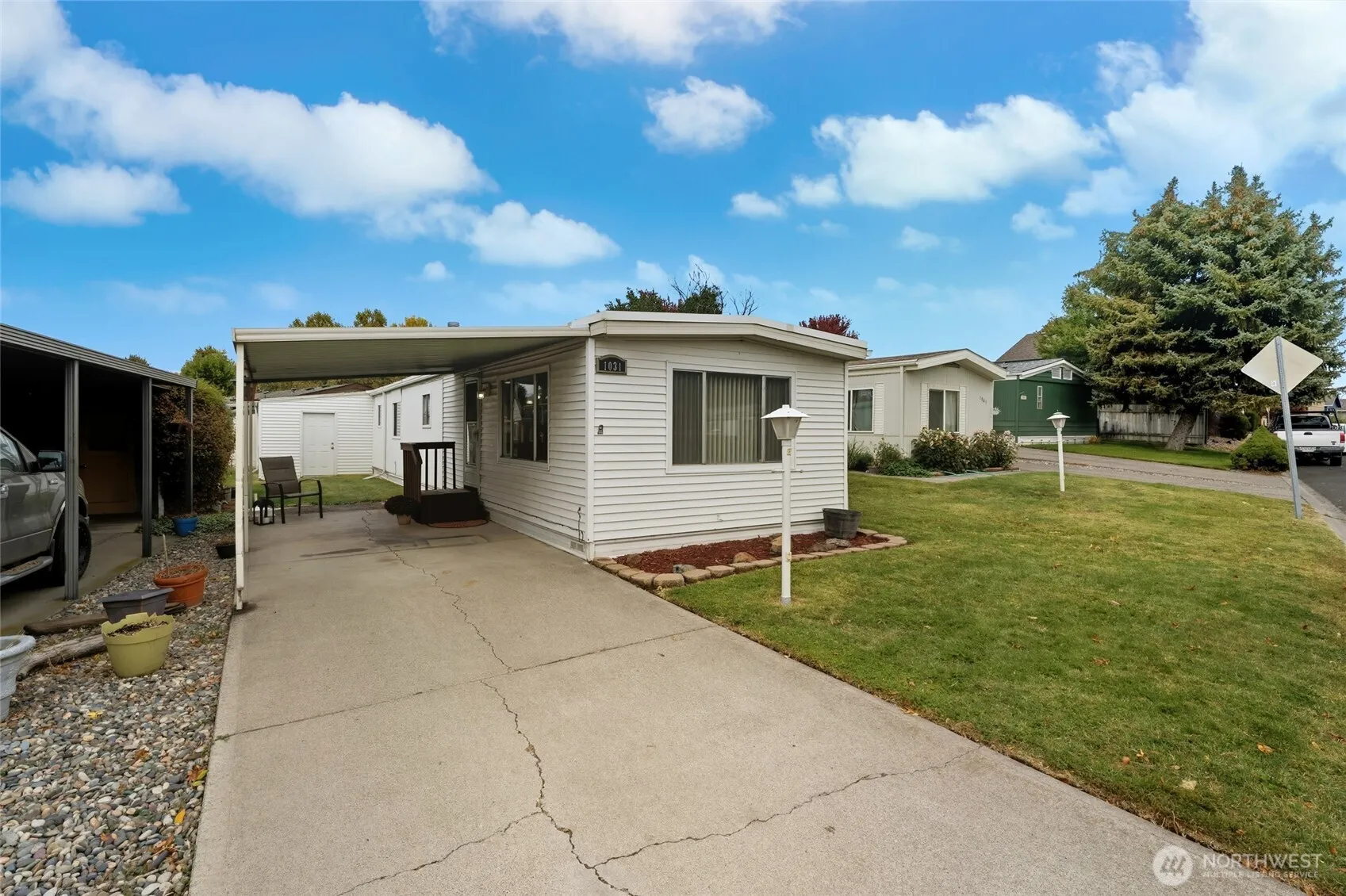 Property photo for 1031 Se Scenic View Drive, College Place