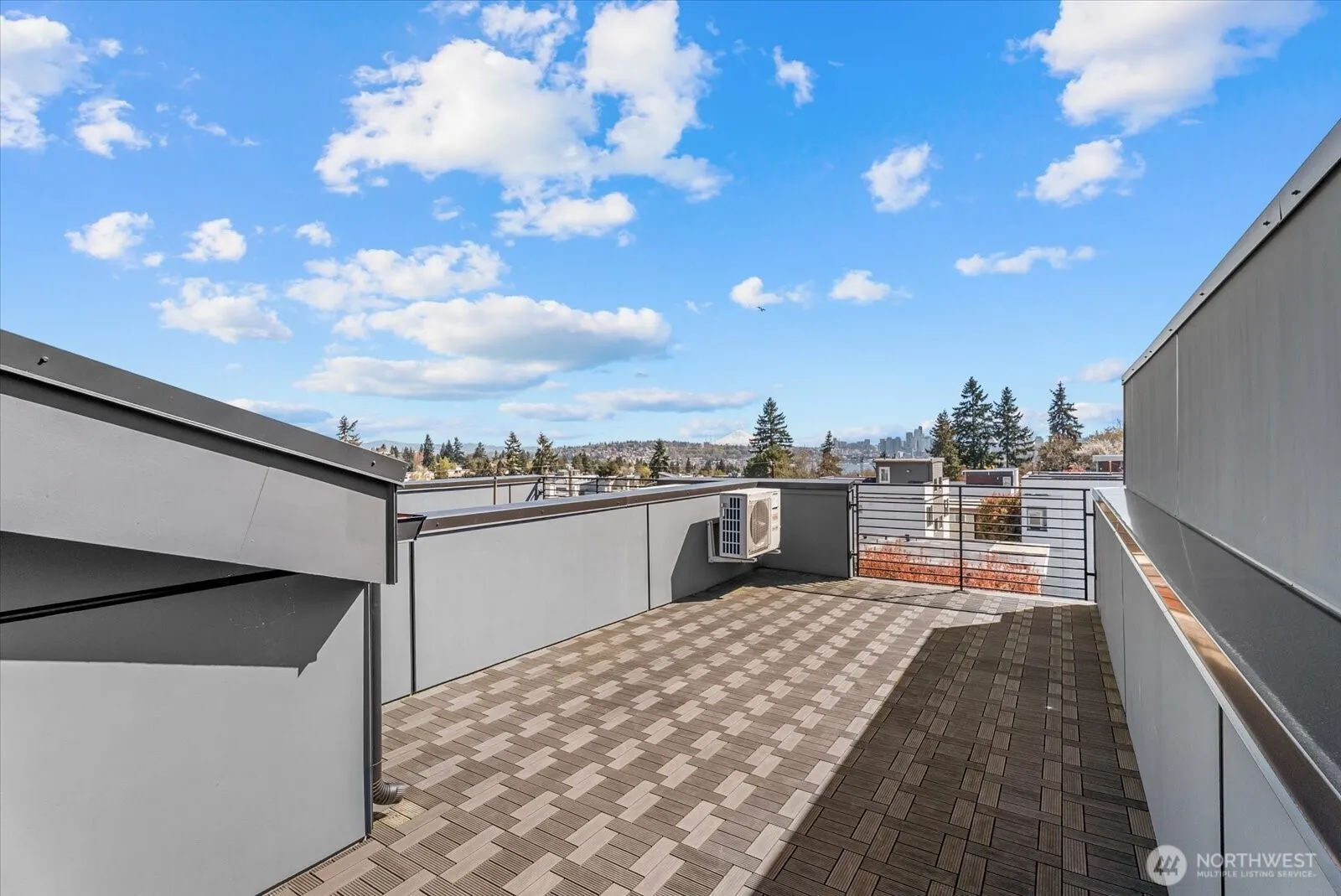 Property photo for 966 N Allen Place, Seattle photo 5